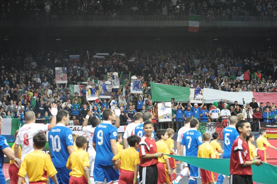 L&#39;Italia di calcio a 5  campione d&#39;Europa. Gli azzurri nella finale di Anversa hanno sconfitto la Russia 3-1, bissando il successo ottenuto nel 2003.